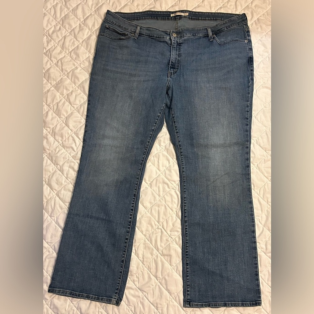 Levi’s women’s plus size bootcut jeans, size 26
